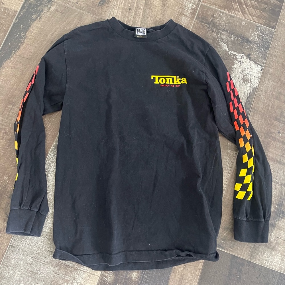 Boy’s Tonka long sleeve graphic t-shirt size small